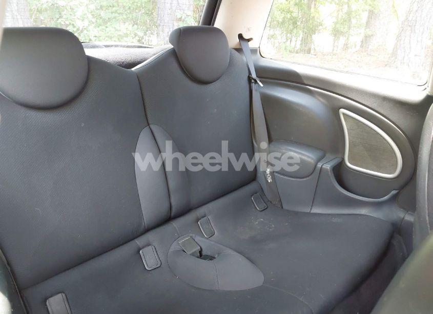 Photo 8 of 2005 Mini Cooper (VIN WMWRC33545TJ70677)