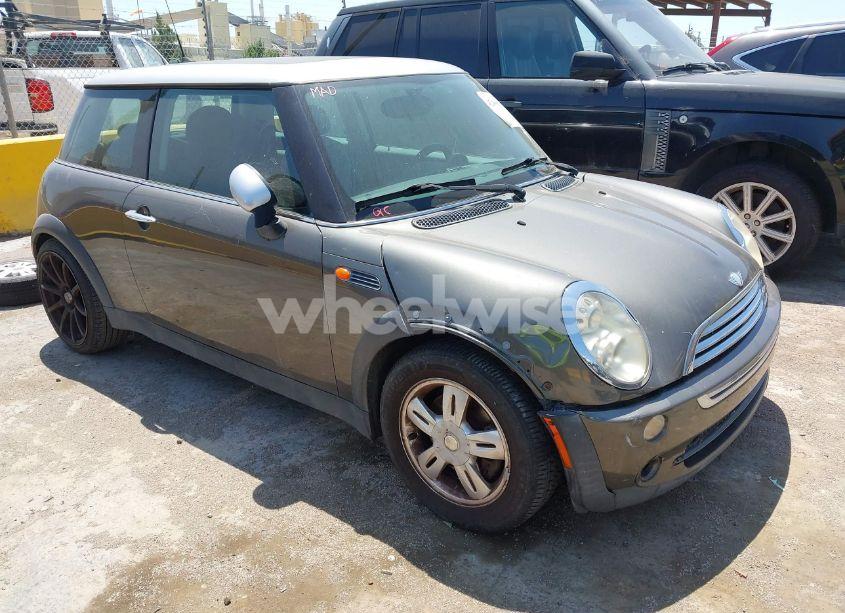 2006 Mini Cooper N/A (VIN WMWRC33566TJ76689) main photo