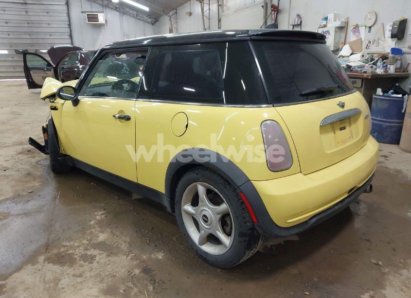 Photo 3 of 2005 Mini Cooper (VIN WMWRC33595TJ70125)