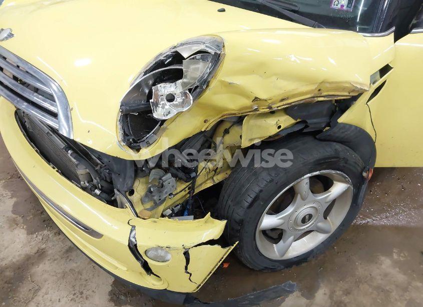 Photo 6 of 2005 Mini Cooper (VIN WMWRC33595TJ70125)