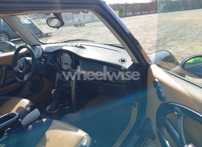 Photo 5 of 2005 Mini Cooper (VIN WMWRC335X5TJ72336)