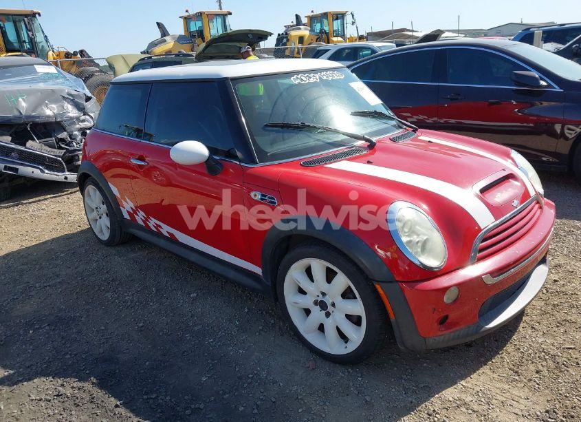 2005 Mini Cooper S (VIN WMWRE33415TD92159) main photo