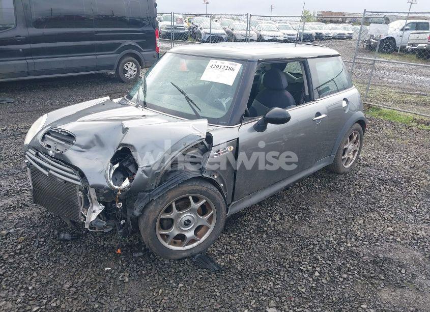 Photo 2 of 2004 Mini Cooper S (VIN WMWRE33434TD88466)