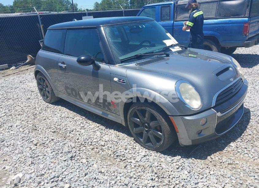 2004 Mini Cooper S (VIN WMWRE33444TD78125) main photo