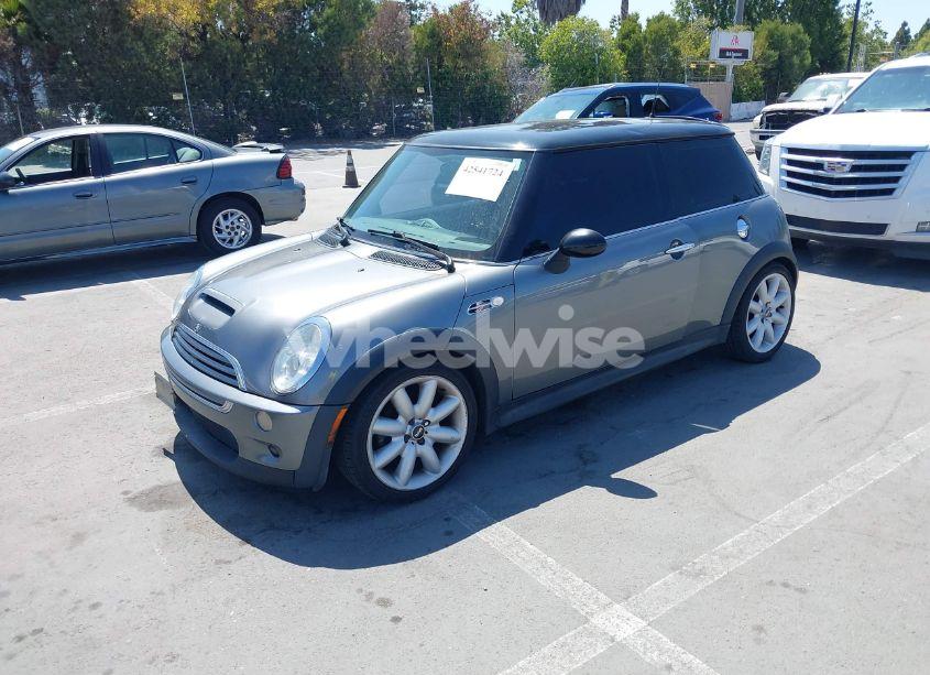 Photo 2 of 2004 Mini Cooper S (VIN WMWRE33444TD89531)