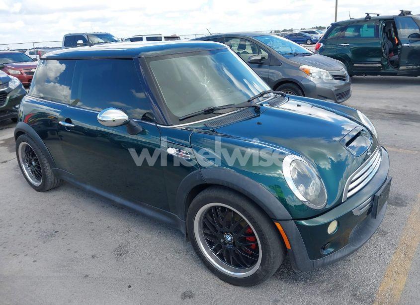 2005 Mini Cooper S (VIN WMWRE33465TD95560) main photo