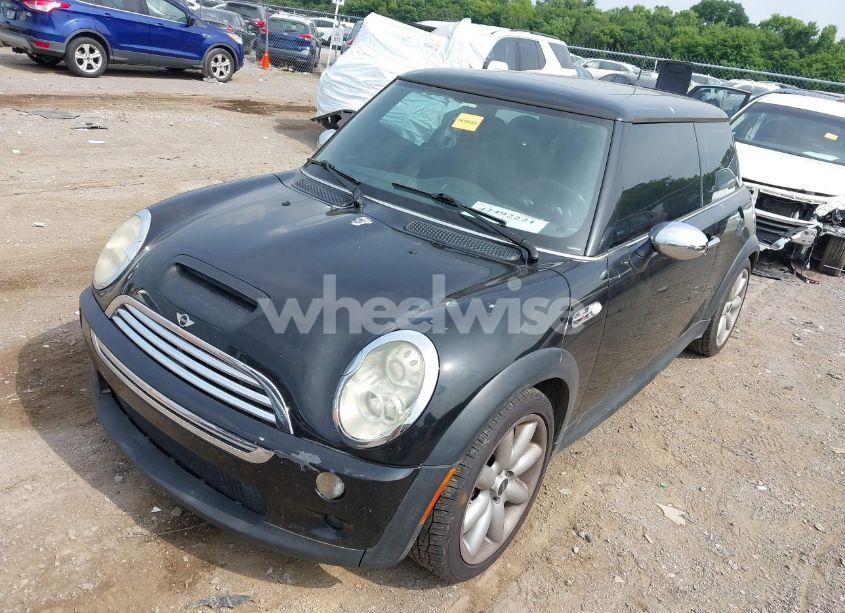 Photo 2 of 2005 Mini Cooper S (VIN WMWRE33475TD92196)