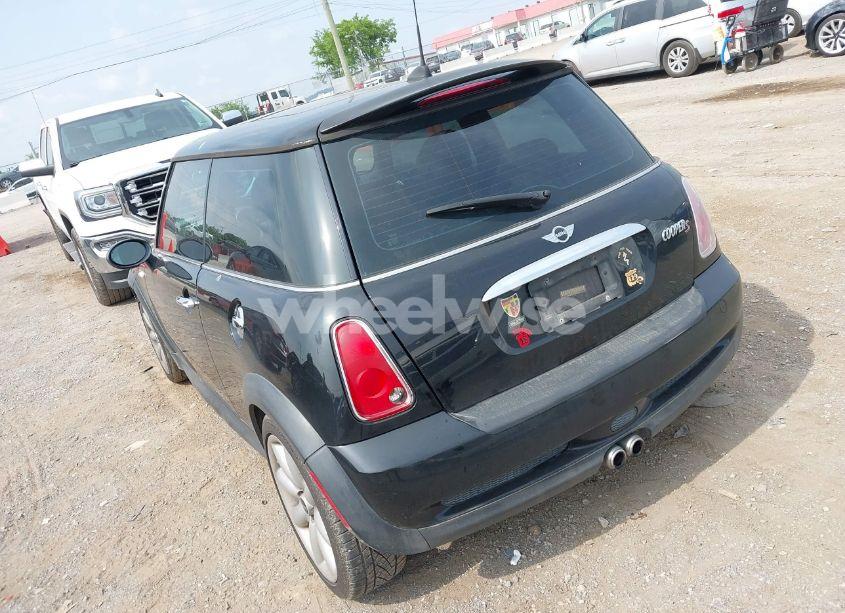 Photo 3 of 2005 Mini Cooper S (VIN WMWRE33475TD92196)