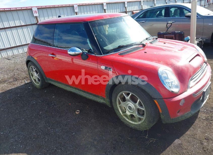 2005 Mini Cooper S (VIN WMWRE33475TG95480) main photo