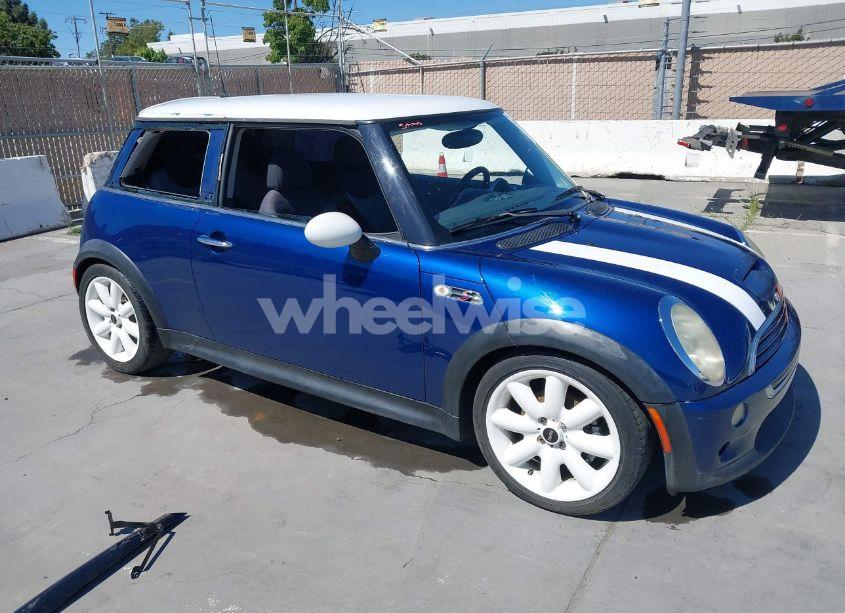 2004 Mini Cooper S (VIN WMWRE33494TD89427) main photo