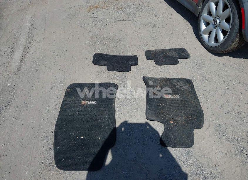 Photo 13 of 2006 Mini Cooper S (VIN WMWRE33526TG99561)