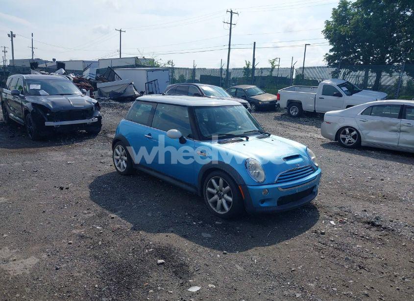 2005 Mini Cooper S (VIN WMWRE33535TL14231) main photo