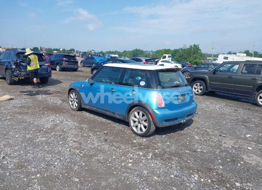 Photo 3 of 2005 Mini Cooper S (VIN WMWRE33535TL14231)