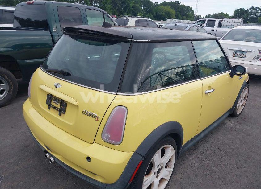 Photo 4 of 2005 Mini Cooper S (VIN WMWRE33565TG96225)