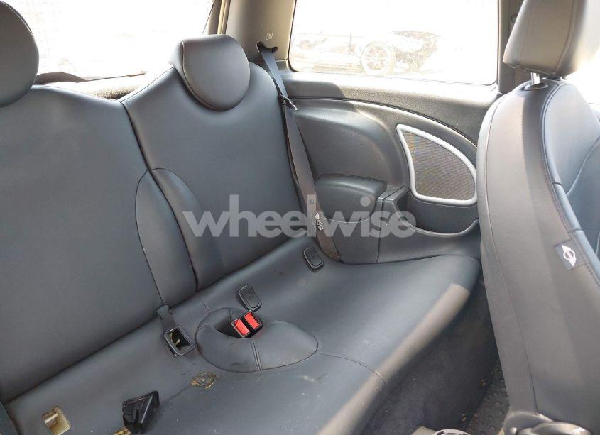 Photo 8 of 2006 Mini Cooper S (VIN WMWRE33596TJ37959)