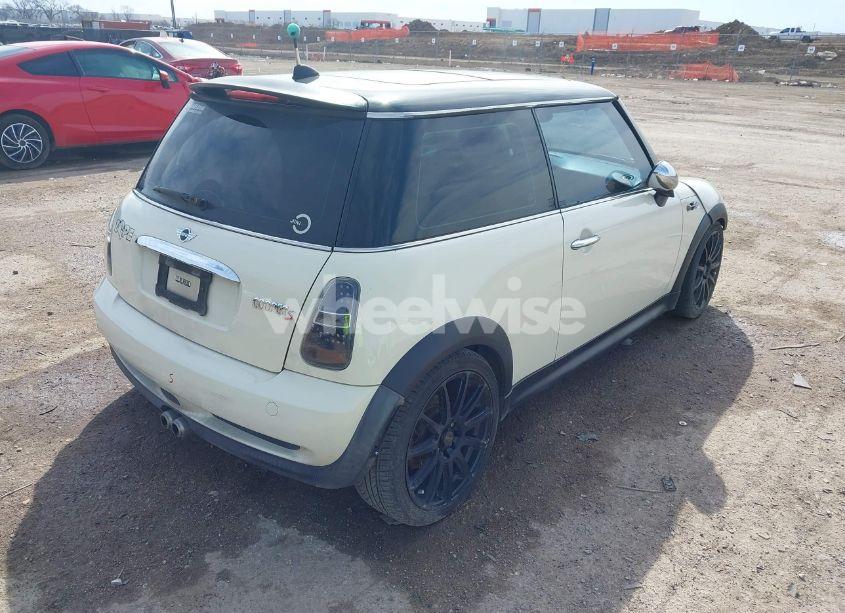 Photo 4 of 2006 Mini Cooper S (VIN WMWRE335X6TL19914)