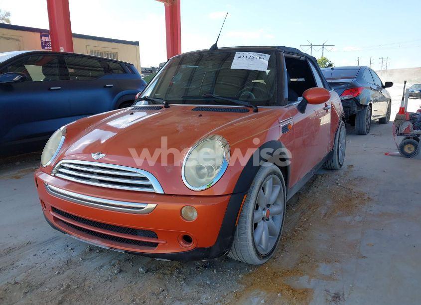 Photo 2 of 2005 Mini Cooper (VIN WMWRF334X5TF61026)