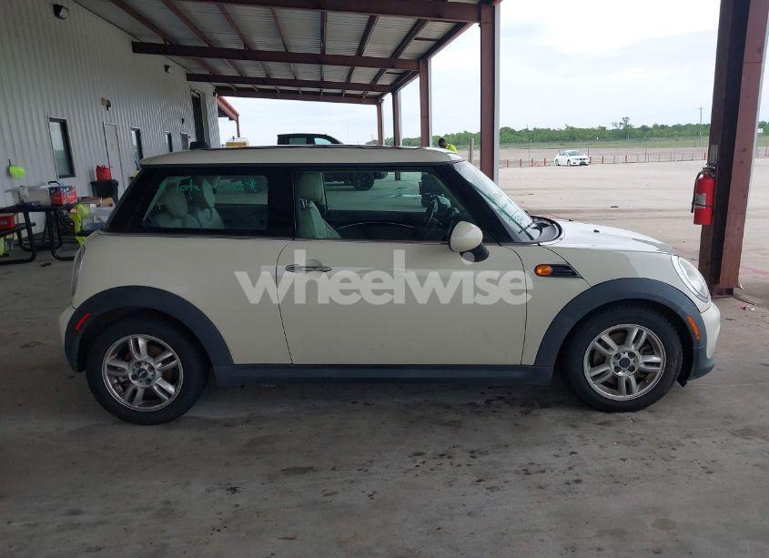 Photo 13 of 2011 Mini Cooper (VIN WMWSU3C52BT091664)