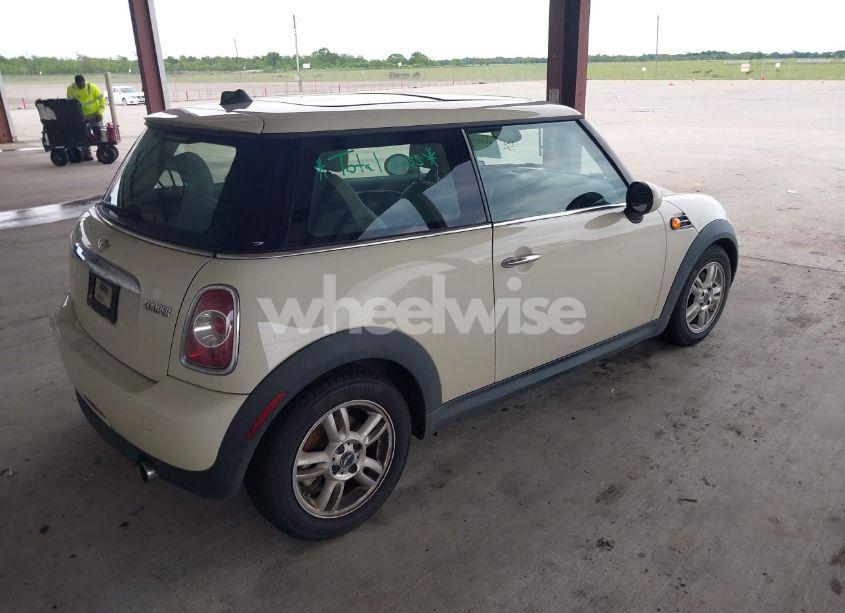 Photo 4 of 2011 Mini Cooper (VIN WMWSU3C52BT091664)