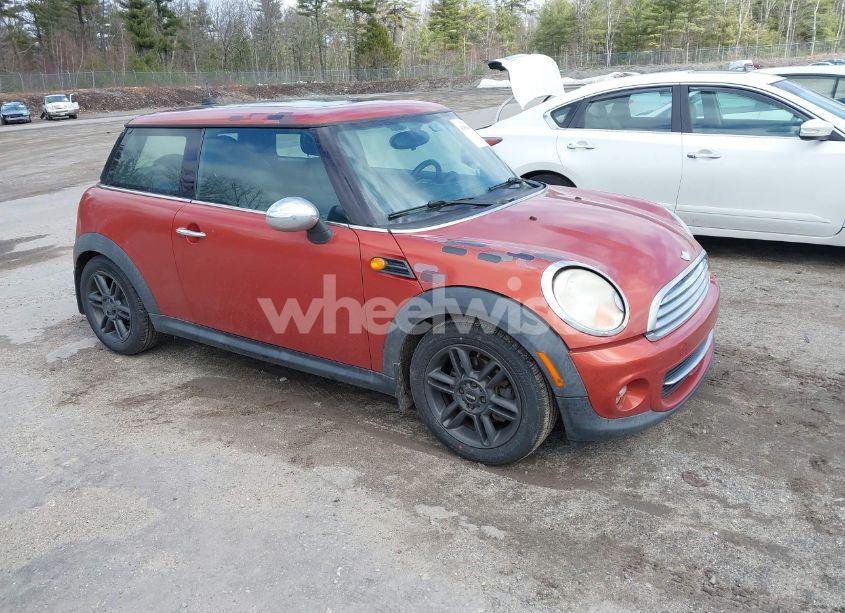 2011 Mini Cooper (VIN WMWSU3C54BTX96143) main photo