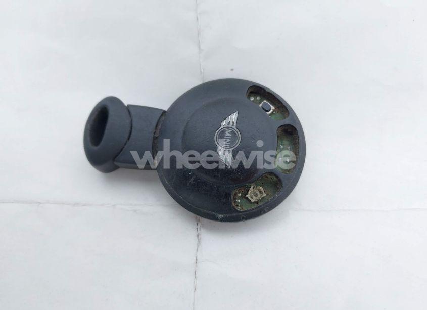 Photo 11 of 2011 Mini Cooper (VIN WMWSU3C55BT097555)