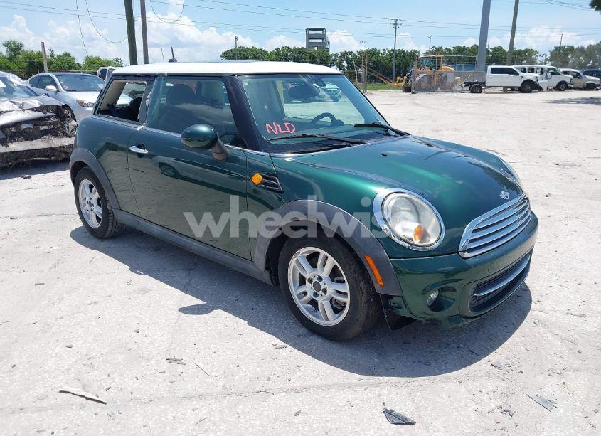 2011 Mini Cooper (VIN WMWSU3C57BT093085) main photo