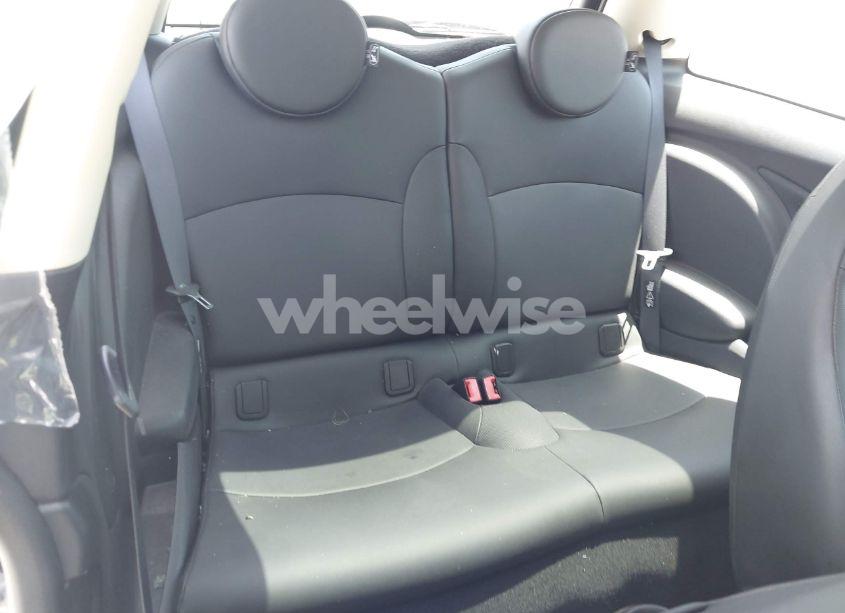 Photo 8 of 2011 Mini Cooper (VIN WMWSU3C57BT093085)