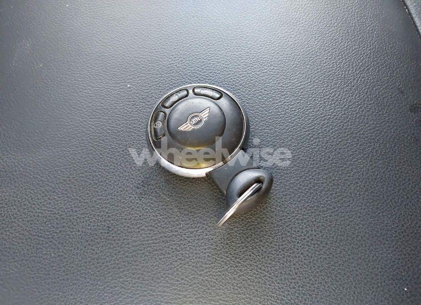 Photo 11 of 2011 Mini Cooper (VIN WMWSU3C58BT097825)