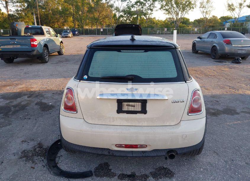 Photo 16 of 2011 Mini Cooper (VIN WMWSU3C58BT097825)