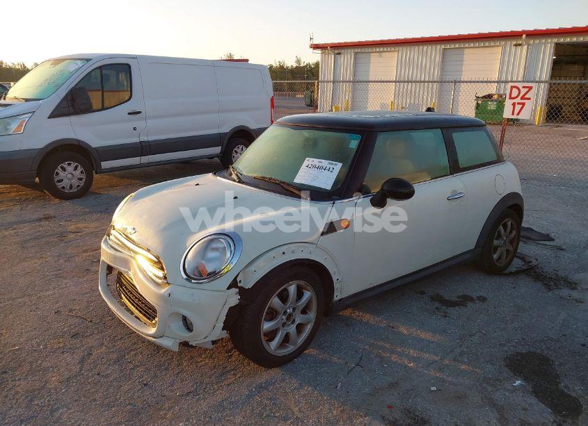 Photo 2 of 2011 Mini Cooper (VIN WMWSU3C58BT097825)