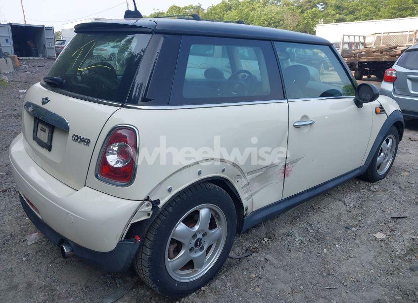 Photo 4 of 2011 Mini Cooper (VIN WMWSU3C59BTX95912)