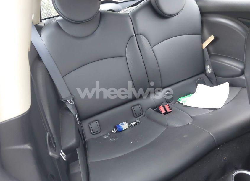 Photo 8 of 2011 Mini Cooper (VIN WMWSU3C59BTX95912)