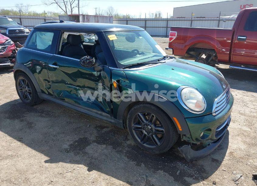 2011 Mini Cooper (VIN WMWSU3C5XBT096157) main photo