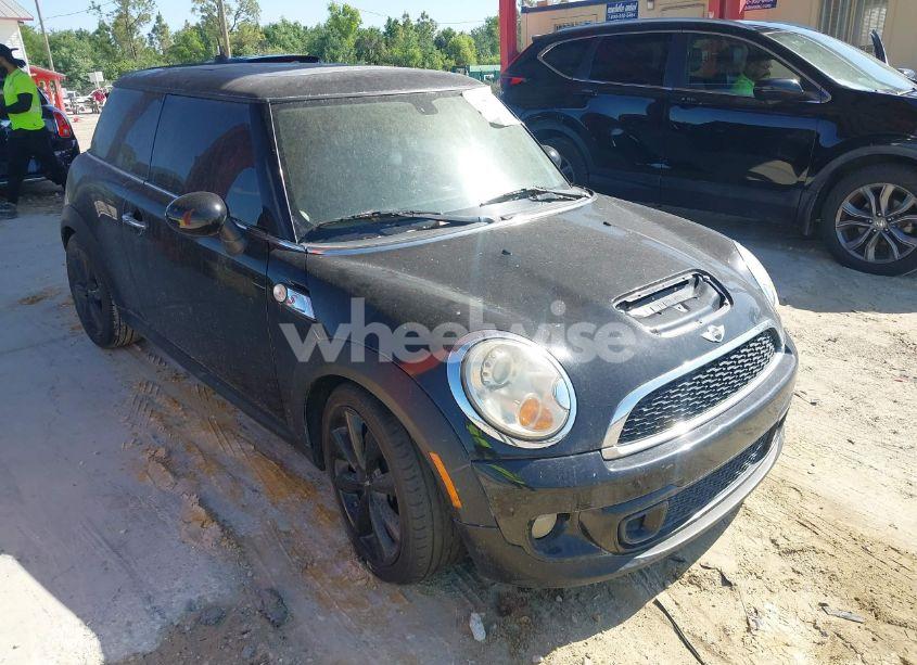 2011 Mini Cooper S (VIN WMWSV3C51BTY11050) main photo