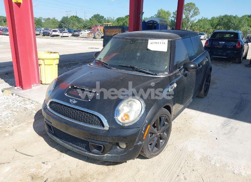 Photo 2 of 2011 Mini Cooper S (VIN WMWSV3C51BTY11050)