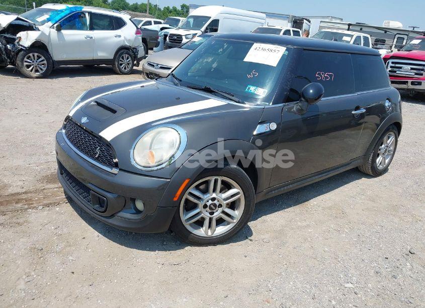 Photo 2 of 2011 Mini Cooper S (VIN WMWSV3C56BTY11965)
