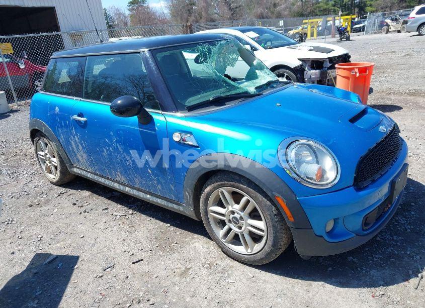 2011 Mini Cooper S (VIN WMWSV3C57BTY24448) main photo