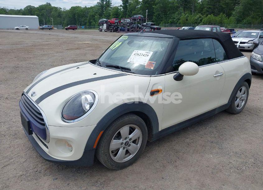Photo 2 of 2019 Mini Convertible COOPER (VIN WMWWG5C52K3F79780)