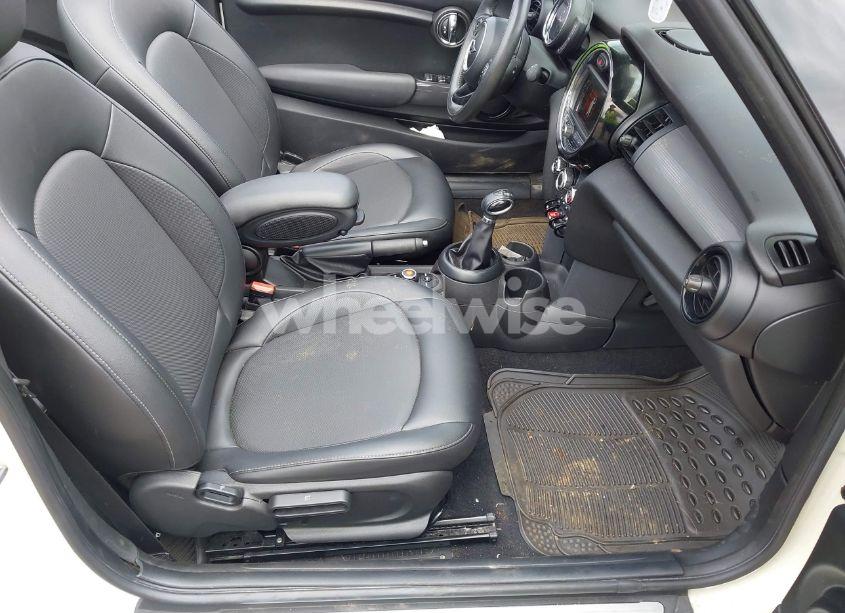 Photo 5 of 2019 Mini Convertible COOPER (VIN WMWWG5C52K3F79780)