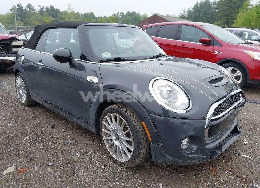 2017 Mini Convertible COOPER S (VIN WMWWG9C39H3D22503) main photo