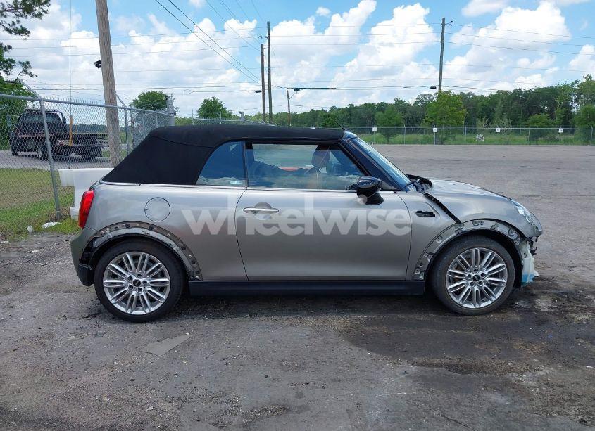 Photo 14 of 2021 Mini Convertible COOPER (VIN WMWWJ3C06M3M08556)