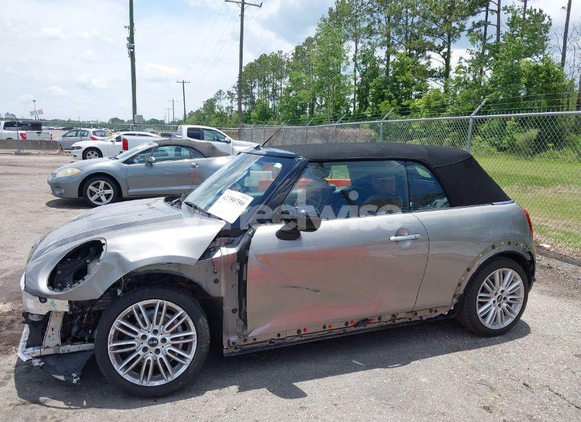 Photo 15 of 2021 Mini Convertible COOPER (VIN WMWWJ3C06M3M08556)