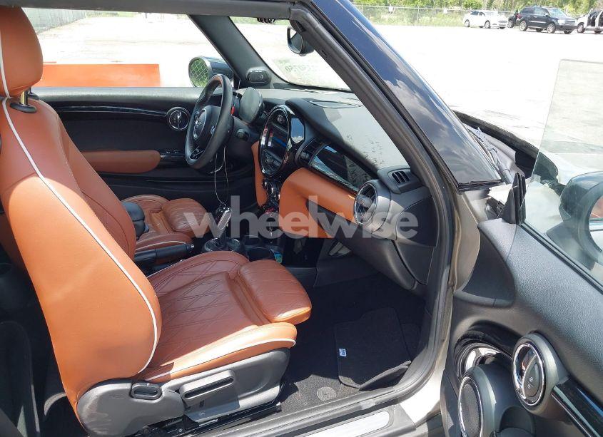 Photo 5 of 2021 Mini Convertible COOPER (VIN WMWWJ3C06M3M08556)