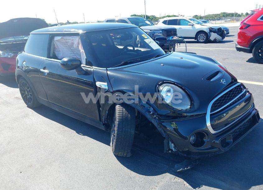 2020 Mini Hardtop COOPER S (VIN WMWXR5C04L2M82197) main photo