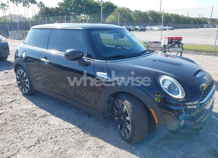 2020 Mini Hardtop COOPER S (VIN WMWXR5C07L2L55038) main photo