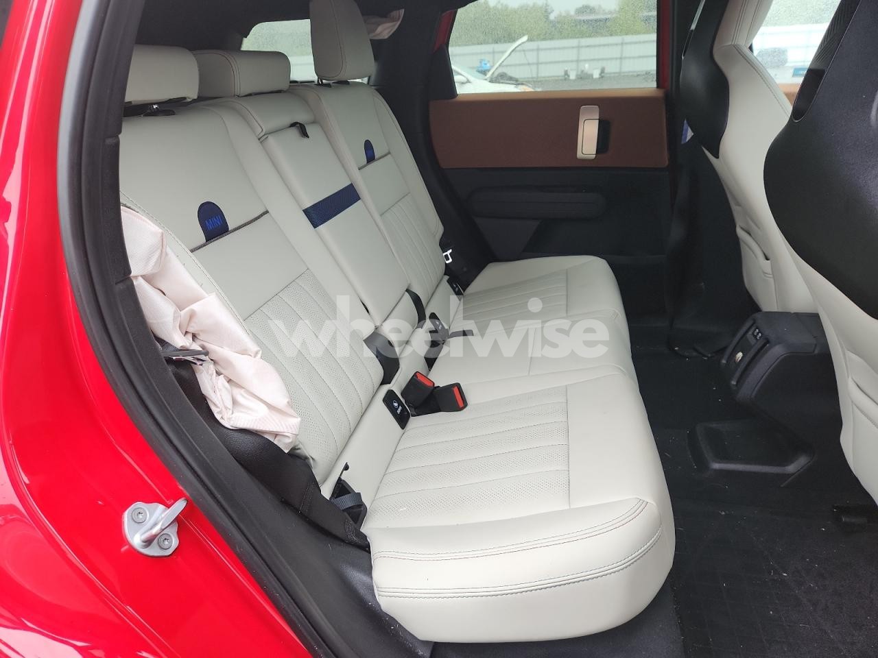 Photo 10 of 2025 MINI COUNTRYMAN SE ALL4 (VIN WMZ53GA06S7S47828)