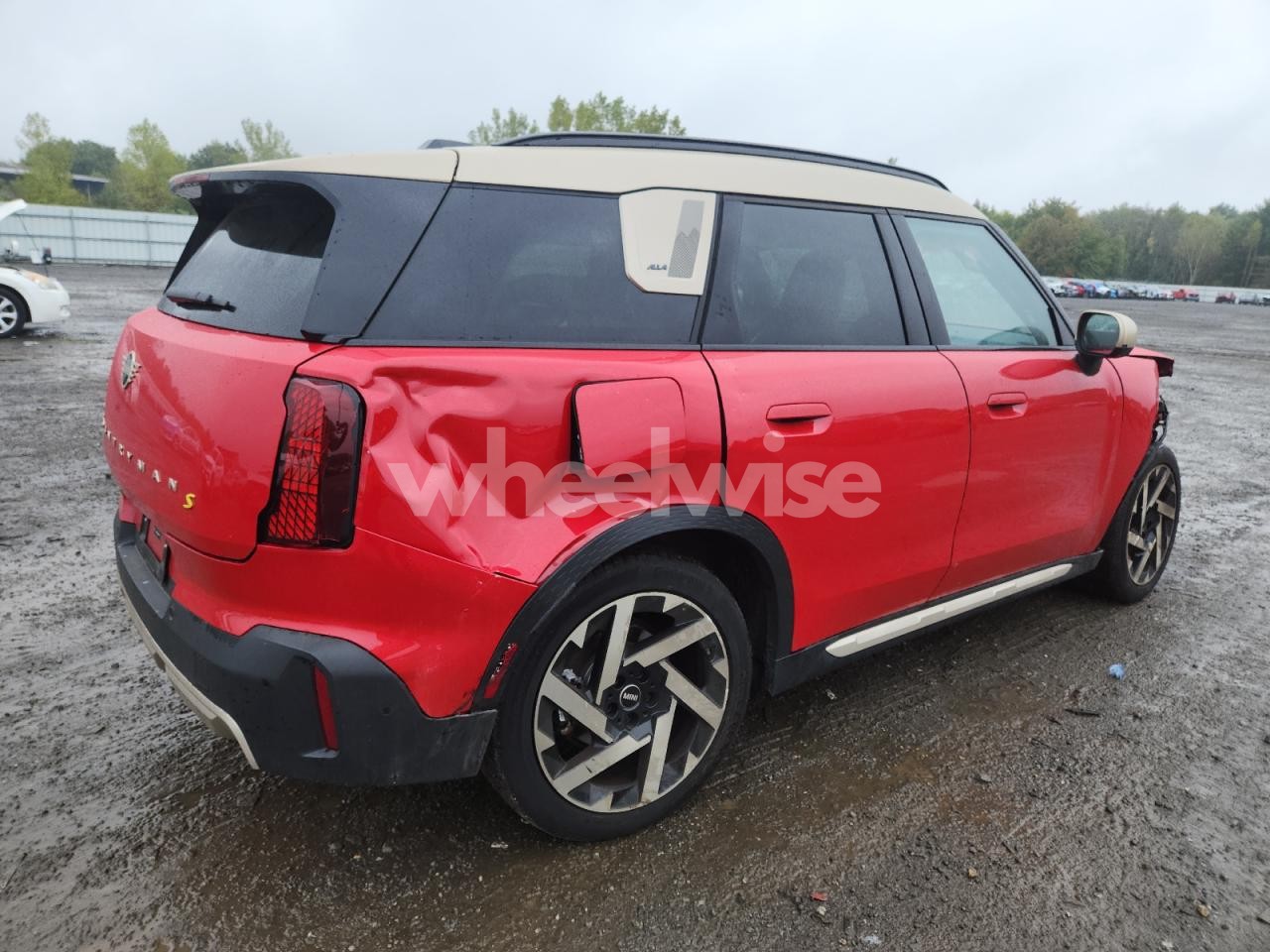 Photo 3 of 2025 MINI COUNTRYMAN SE ALL4 (VIN WMZ53GA06S7S47828)
