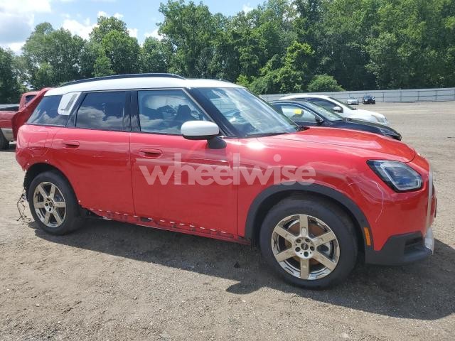 Photo 2 of 2025 MINI COUNTRYMAN SE ALL4 (VIN WMZ53GA09S7R70654)