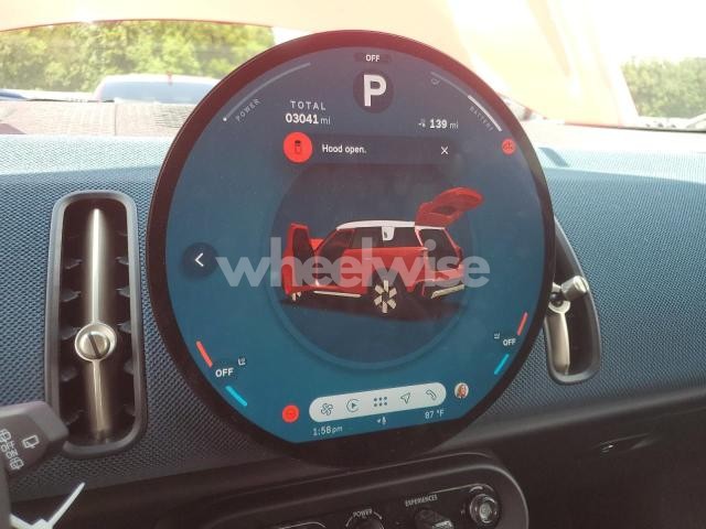 Photo 8 of 2025 MINI COUNTRYMAN SE ALL4 (VIN WMZ53GA09S7R70654)