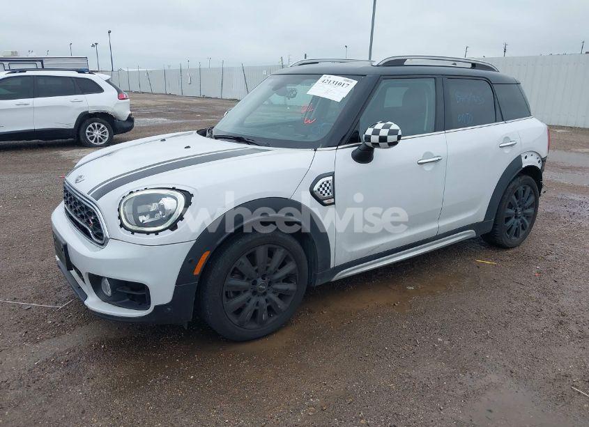 Photo 2 of 2018 Mini Countryman COOPER S (VIN WMZYT3C31J3D99568)